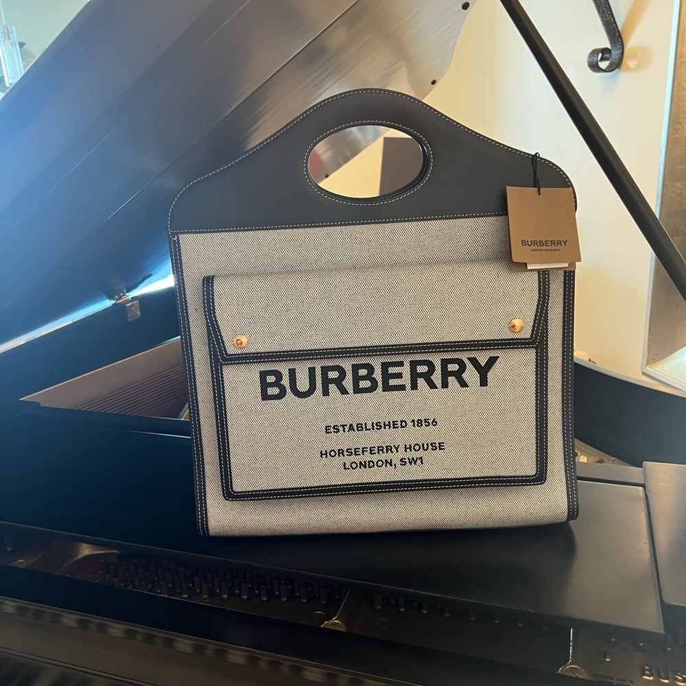 Burberry Medium Pocket Tote Bag in Navy/Gray– NWT